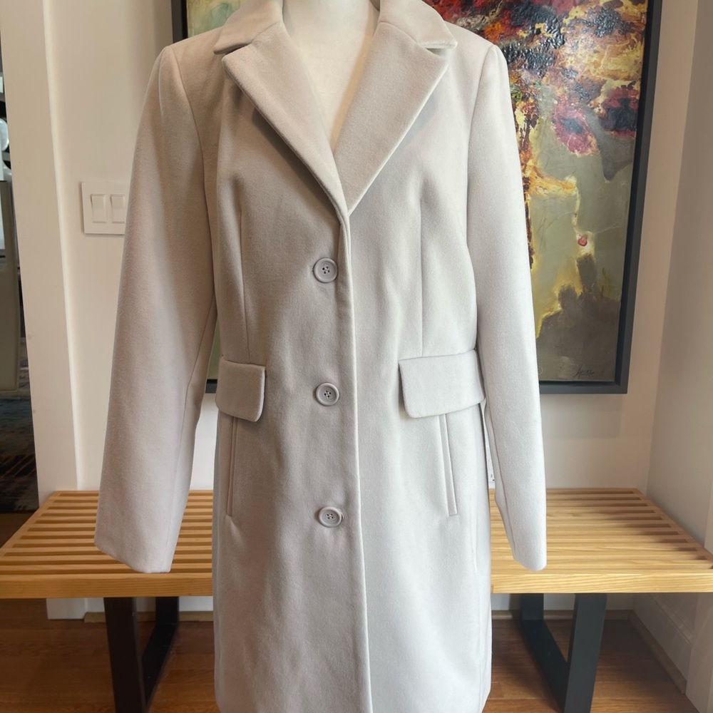 KAARI BLUE dress/pant cold weather coat size M.  Silver/ivory in color.